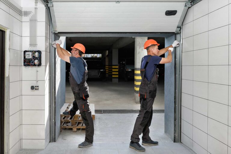 Commercial garage door- choosing the right repairing solution